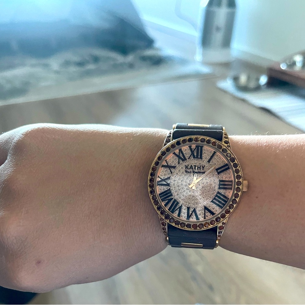 KATHY Van Zeeland wristwatch